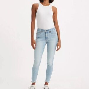 Levi’s 711 Skinny Jeans - Light Wash